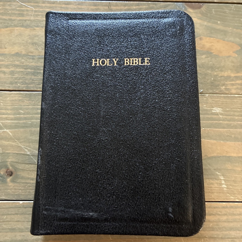 HOLY BIBLE Old And New Testaments Age Unknown Whitman Publishing Printed In USA